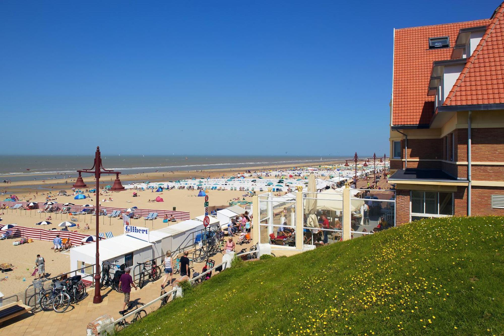 Beach Hotel De Haan Ngoại thất bức ảnh
